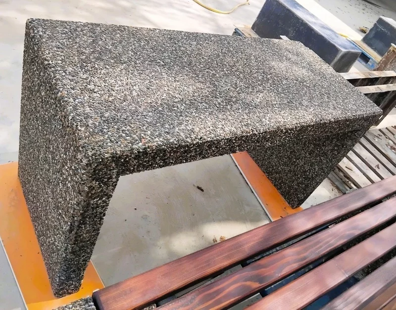 Masa din beton si piatra naturala